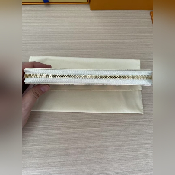 Louis Vuitton Clemence Wallet Damier Azur - Picture 4 of 15